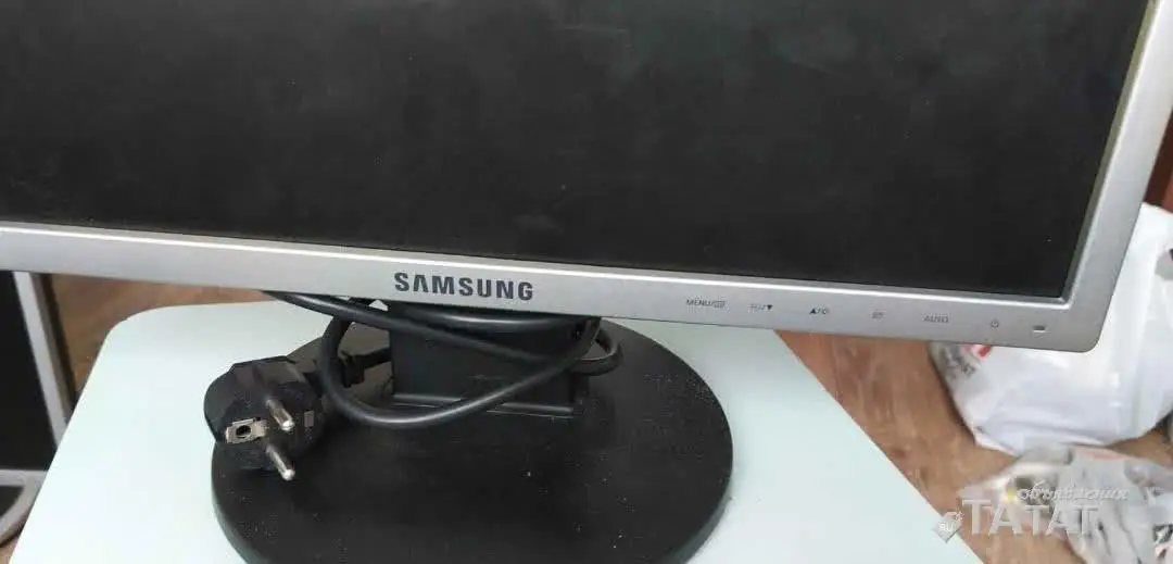 Татат: ЖК монитор Samsung 943n