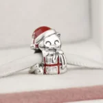 Серебряный шарм Котик с подарком