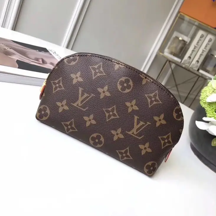 Косметичка Louis Vuitton, ТАтат объявления