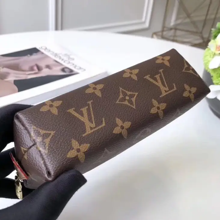 Косметичка Louis Vuitton, ТАтат объявления