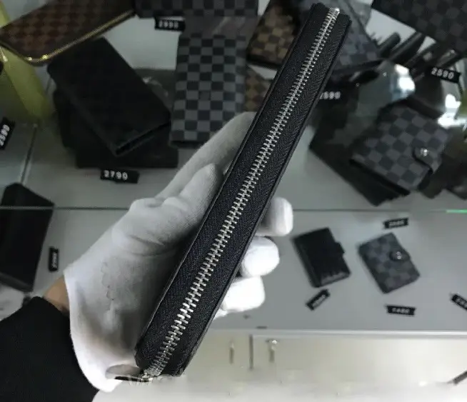 Татат: Клатч Louis Vuitton