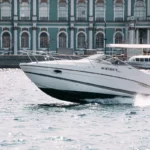 Катера и яхты олицетворяют дух приключений и свободы на воде