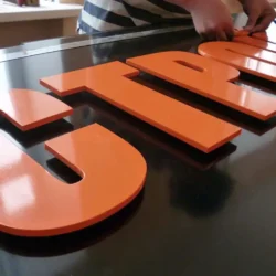 Заказ рекламных вывесок для вашего бизнеса недорого