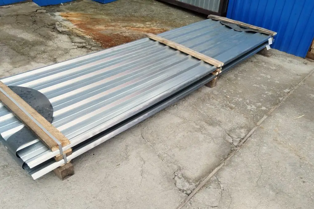 Профнастил оцинкованный МП20 0.4 мм 1.08 м 4 м