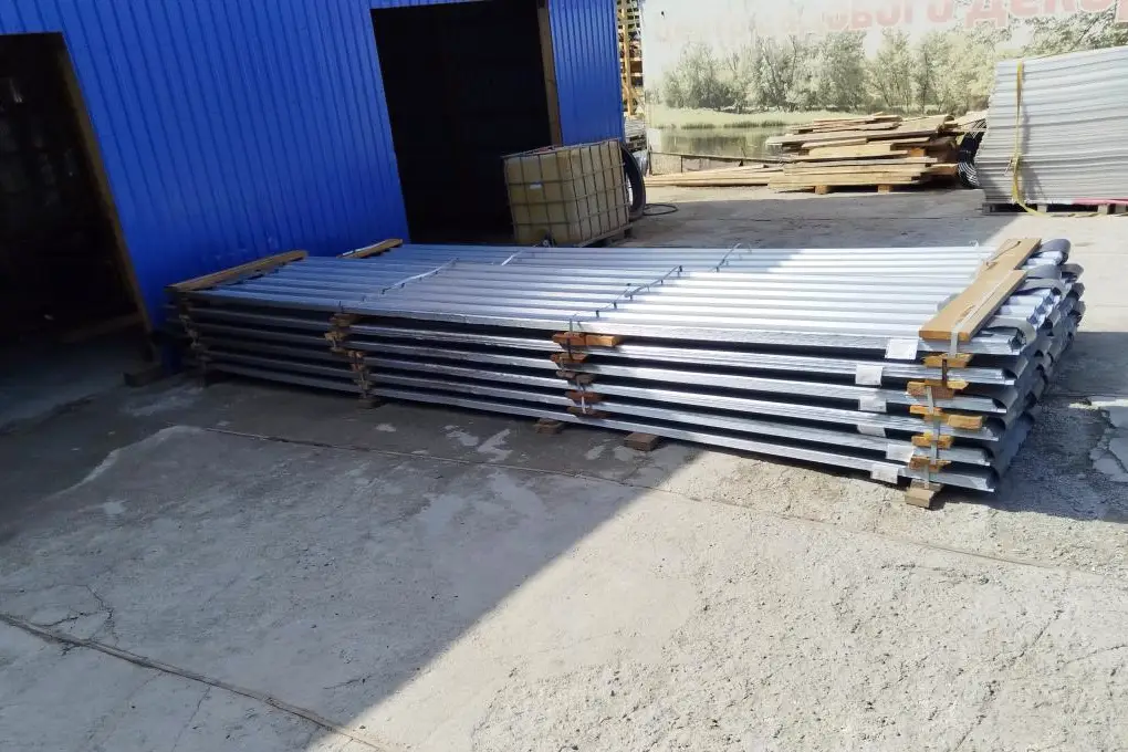 Профнастил оцинкованный МП20 0.4 мм 1.08 м 6 м