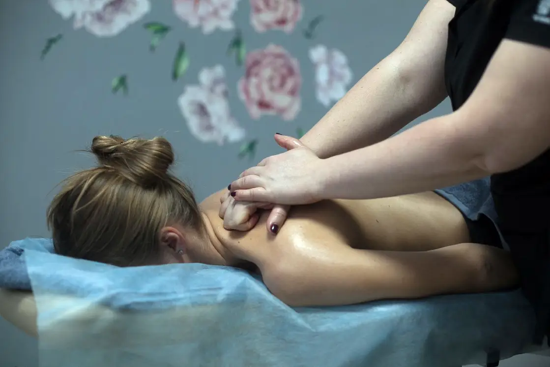 Вакансия мастера массажа в современную студию