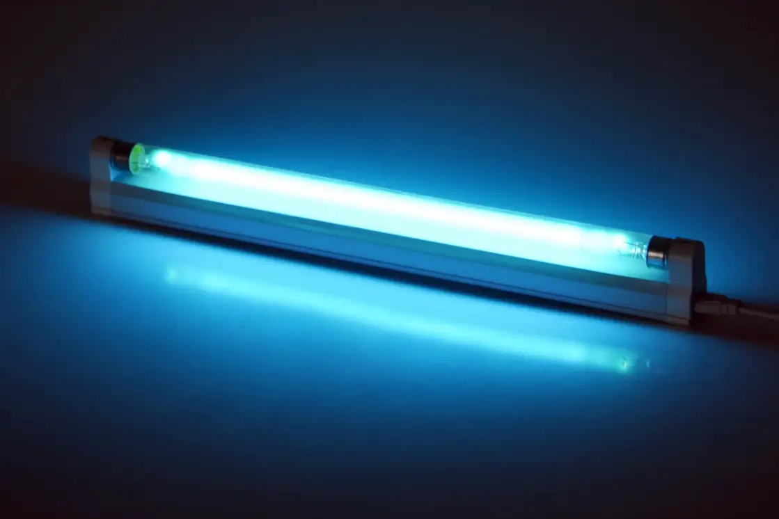 Кварцевая лампа для обеззараживания воздуха дома 6 Ватт