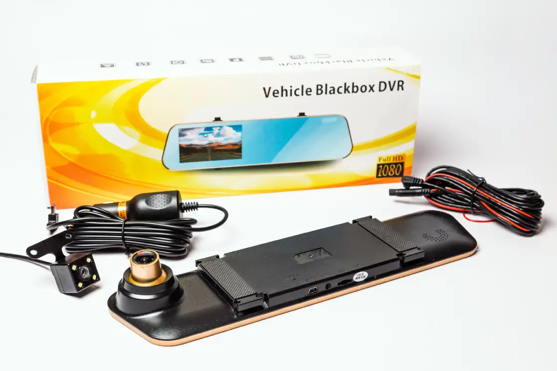 Зеркало регистратор с камерой заднего вида и подарком, объявление на Татат