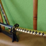 Мощная японская катана под золото весом полтора кг