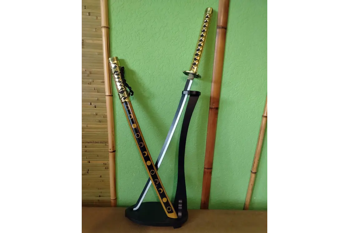 Массивная золотая катана с ножнами для коллекции