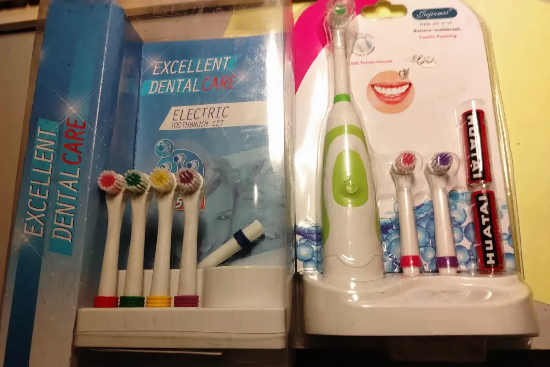 Семейный комплект электрических щёток для гигиены зубов