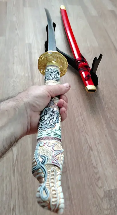 Катаны с драконами и стул трость в подарок, объявление на Татат