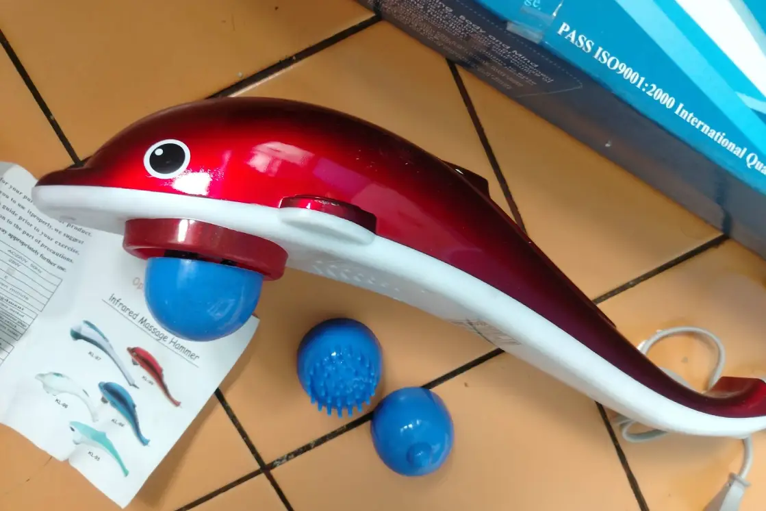 Массажёр Дельфин для спины и мышц с насадками