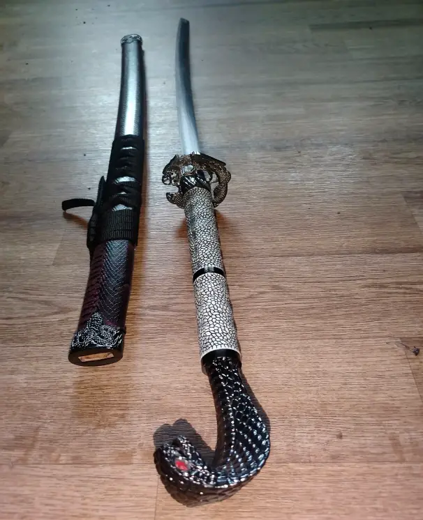 Золотая катана на подставке массивный клинок премиум, объявление на Татат