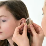 Невидимый внутриушной аппарат для слабослышащих
