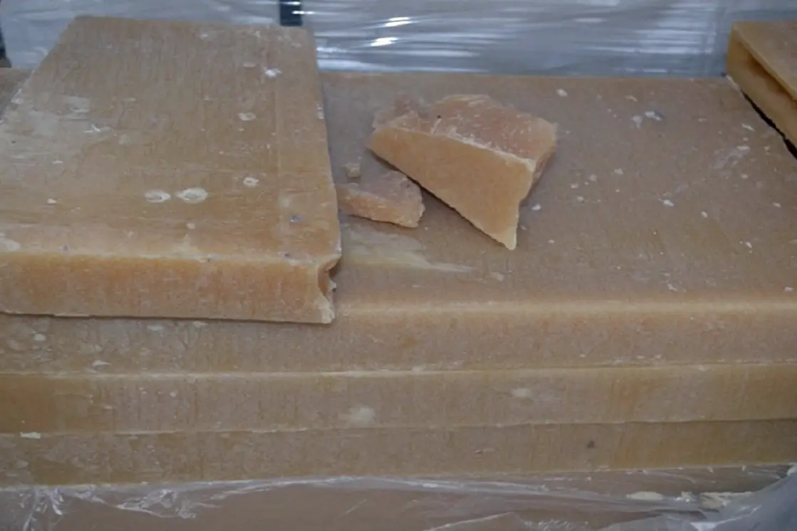 Закупка нефтехимического сырья парафинов и гача