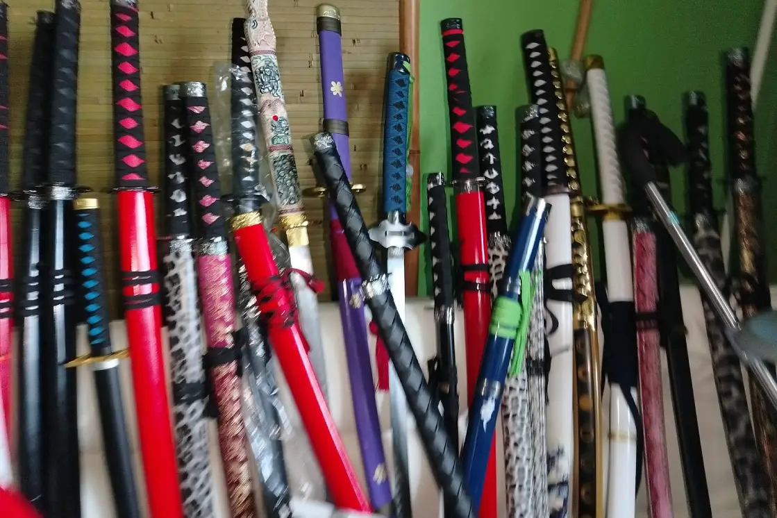 Премиум катана в золоте с подставкой для интерьера, объявление на Татат